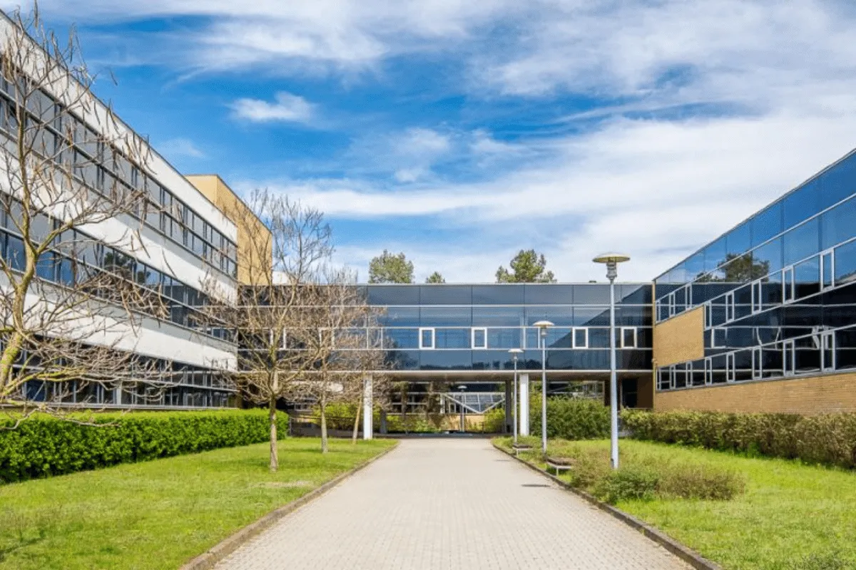 Adam Mickiewicz University / Global Communication